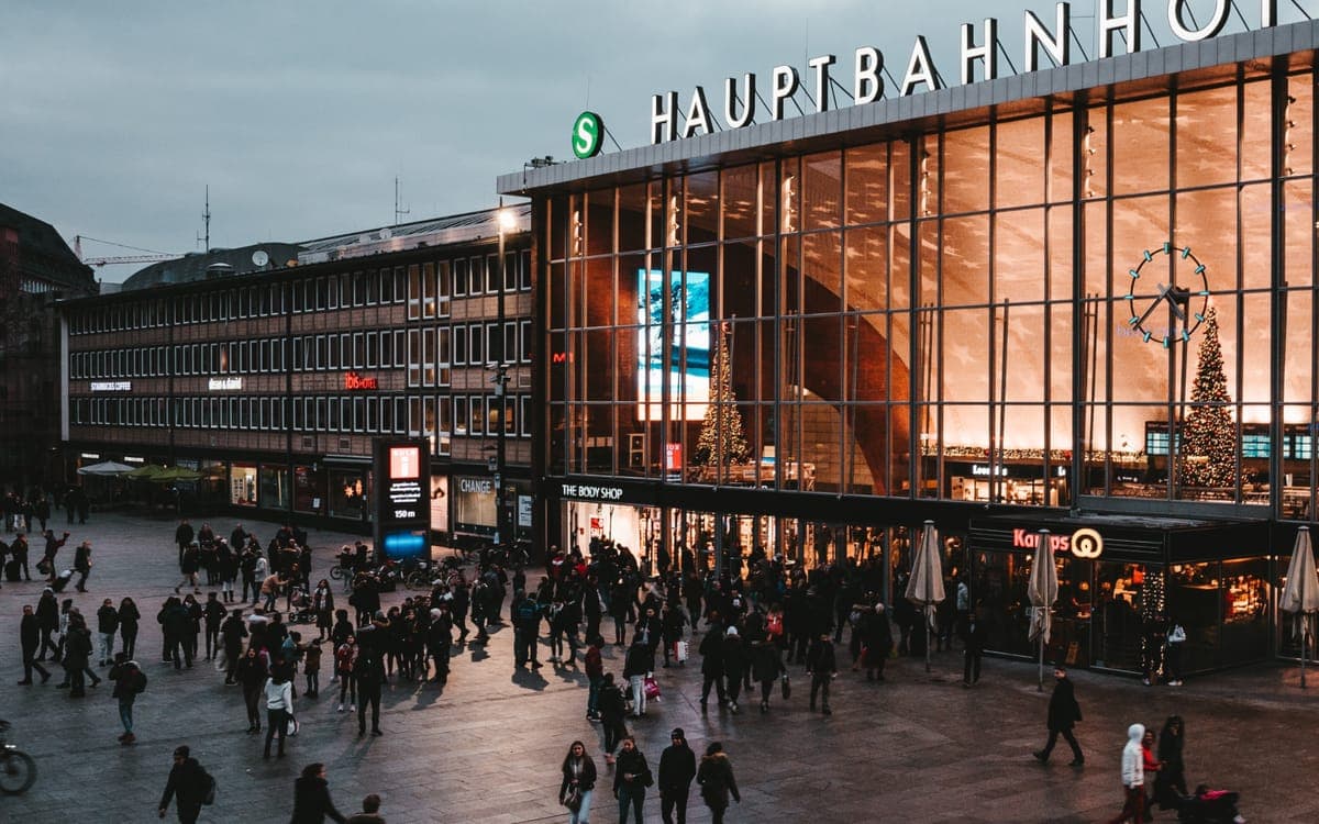 People outside Hauptbahnhof in Berlin